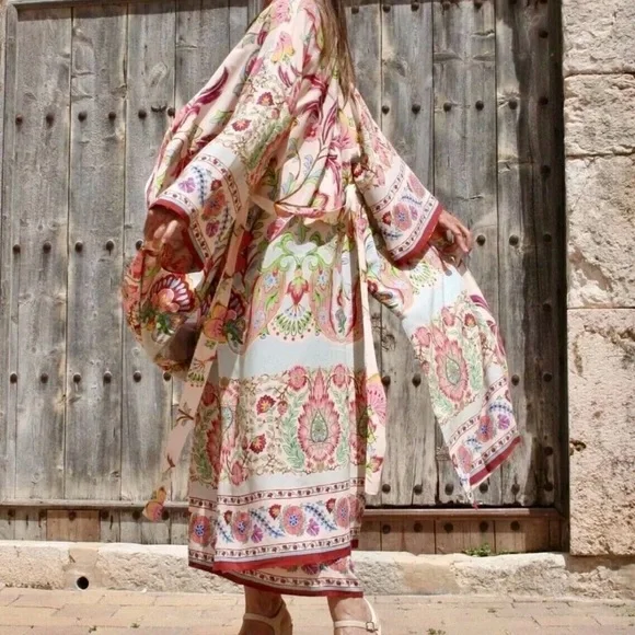 Zara Multicolor Patterned Robe - Picture 10 of 13